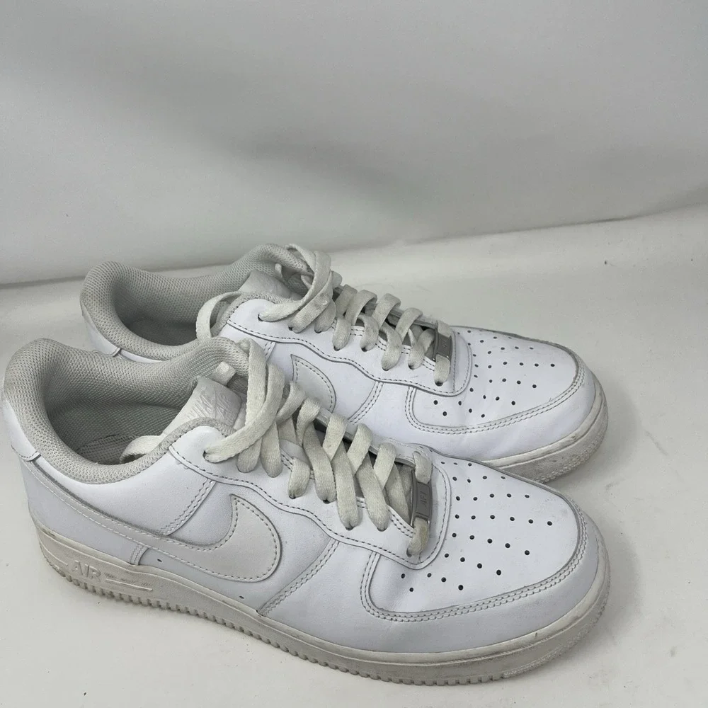 Nike Air Force 1 AF1 '07 Low Men's Triple White Sneakers Size 10.5 CW2288-111